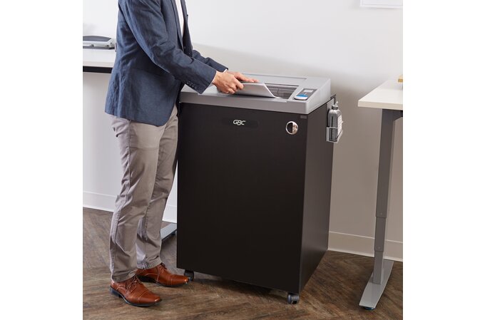 Load image into Gallery viewer, GBC ShredMaster CS30-36 Strip-cut (4mm) 26 Sheets Shredder