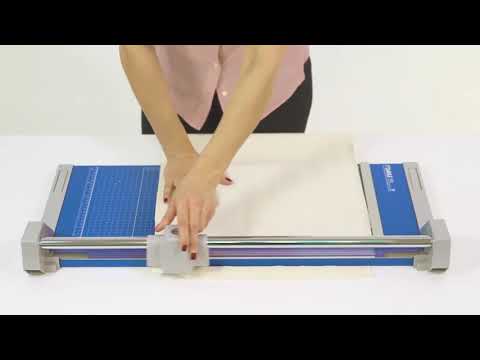 Load and play video in Gallery viewer, Dahle 552 Professional Rotary Trimmer